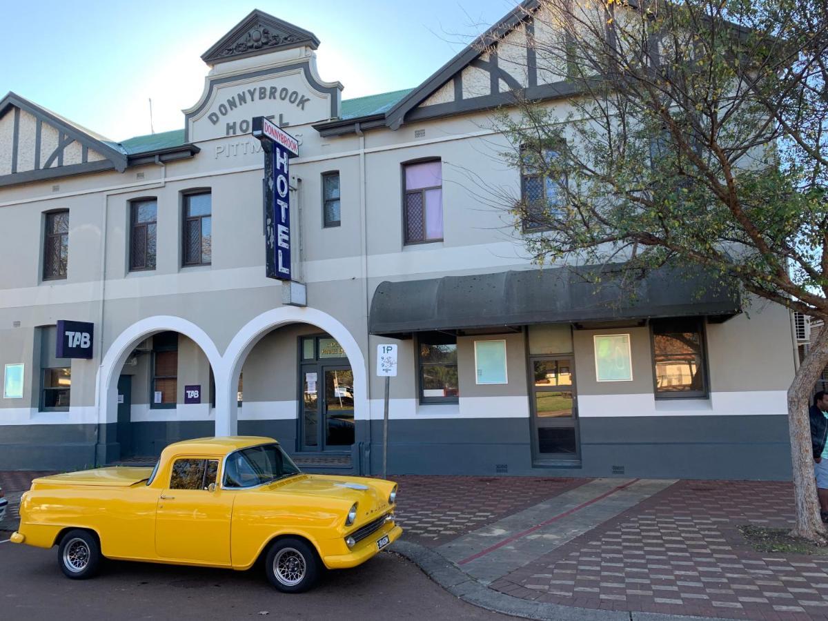 Donnybrook Hotel Wa Екстер'єр фото